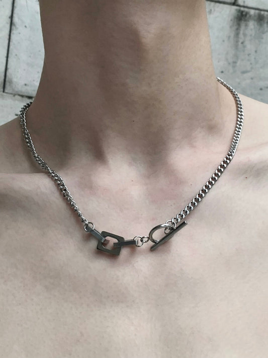 エキセントシャックル チェーンネックレス