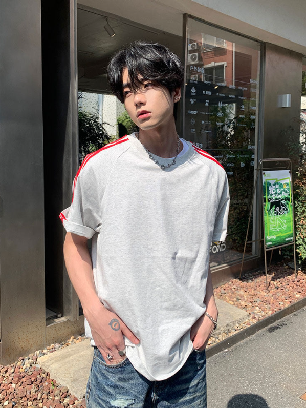 レッドサイドライン スポーティTシャツ