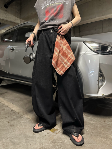 ブラック