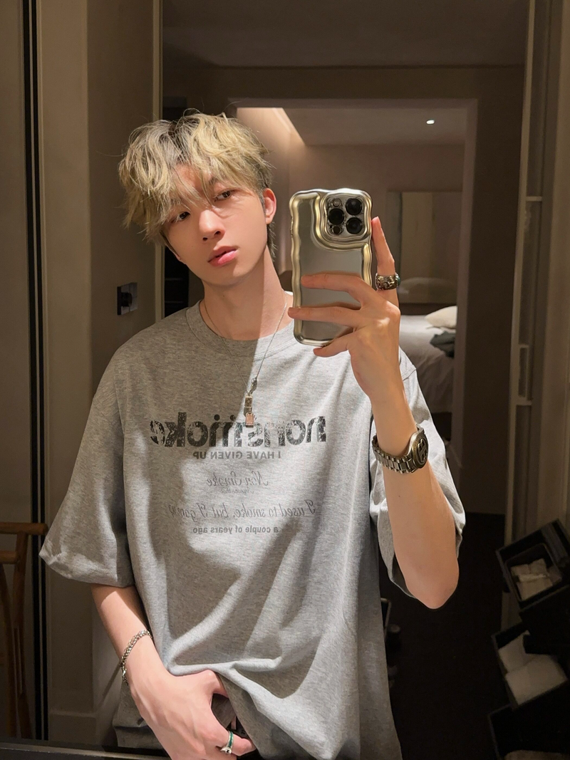 ディストレスト レタリングTシャツ