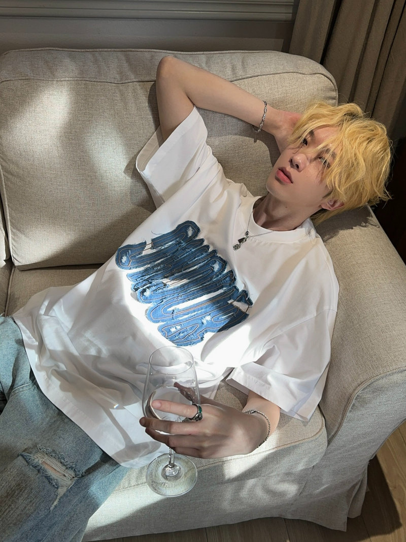 刺繍デニムパッチロゴ Tシャツ