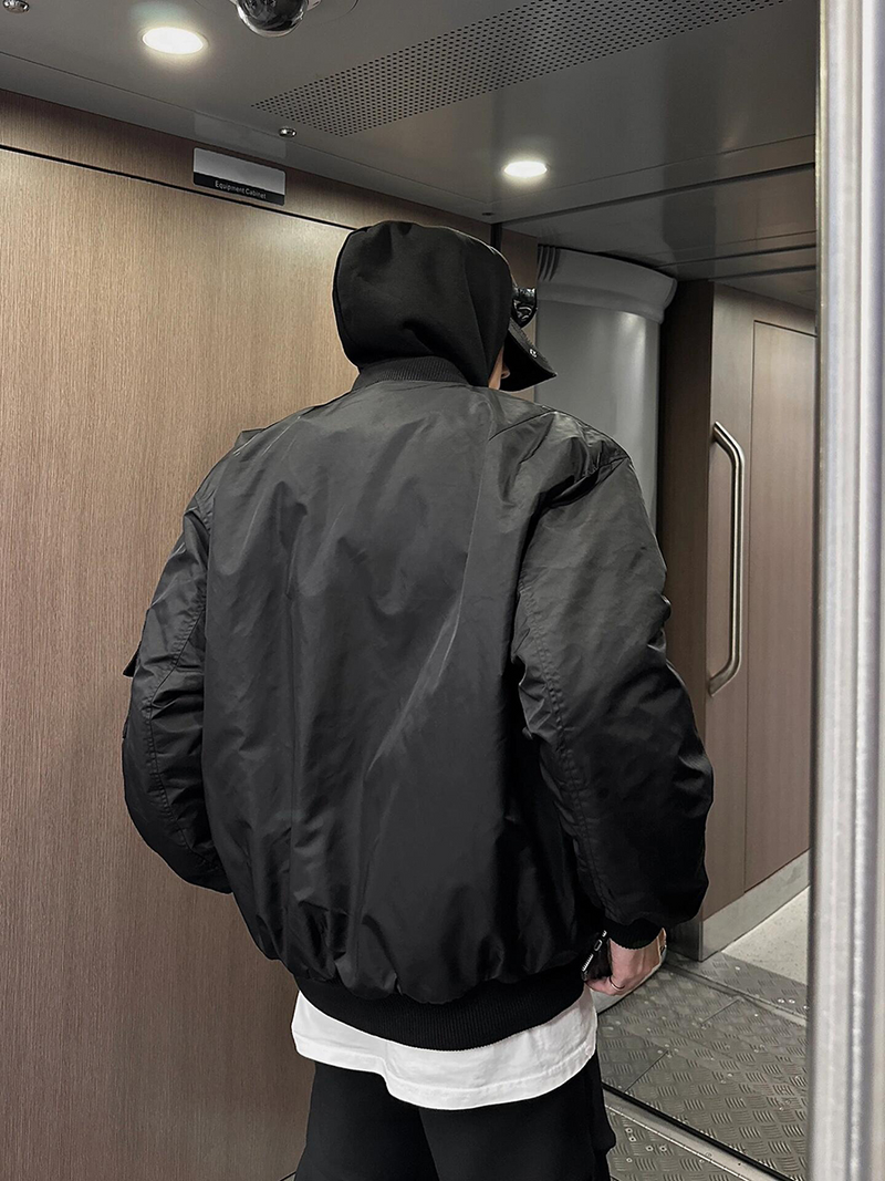 フーディー付き アメリカンフライトジャケット