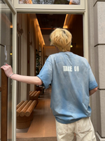 グレイシャーブルー レタープリントTシャツ