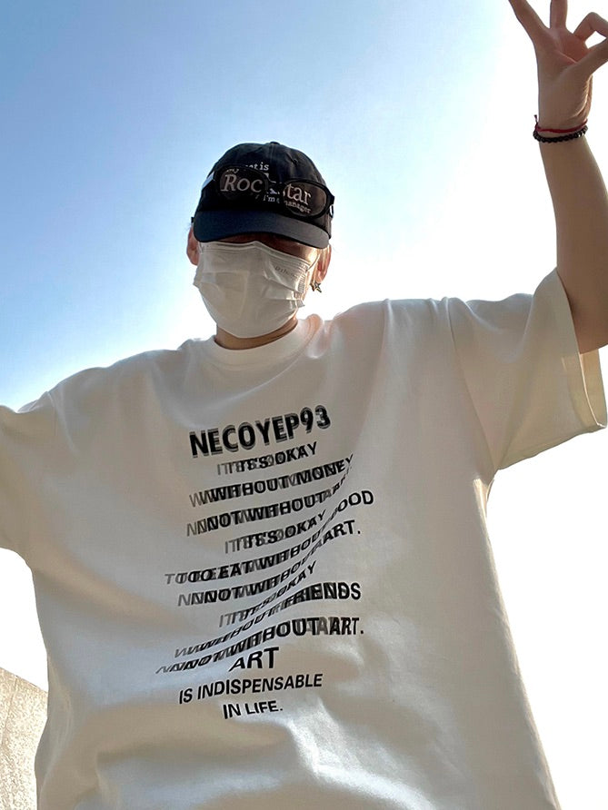 バーティカルテキストTシャツ