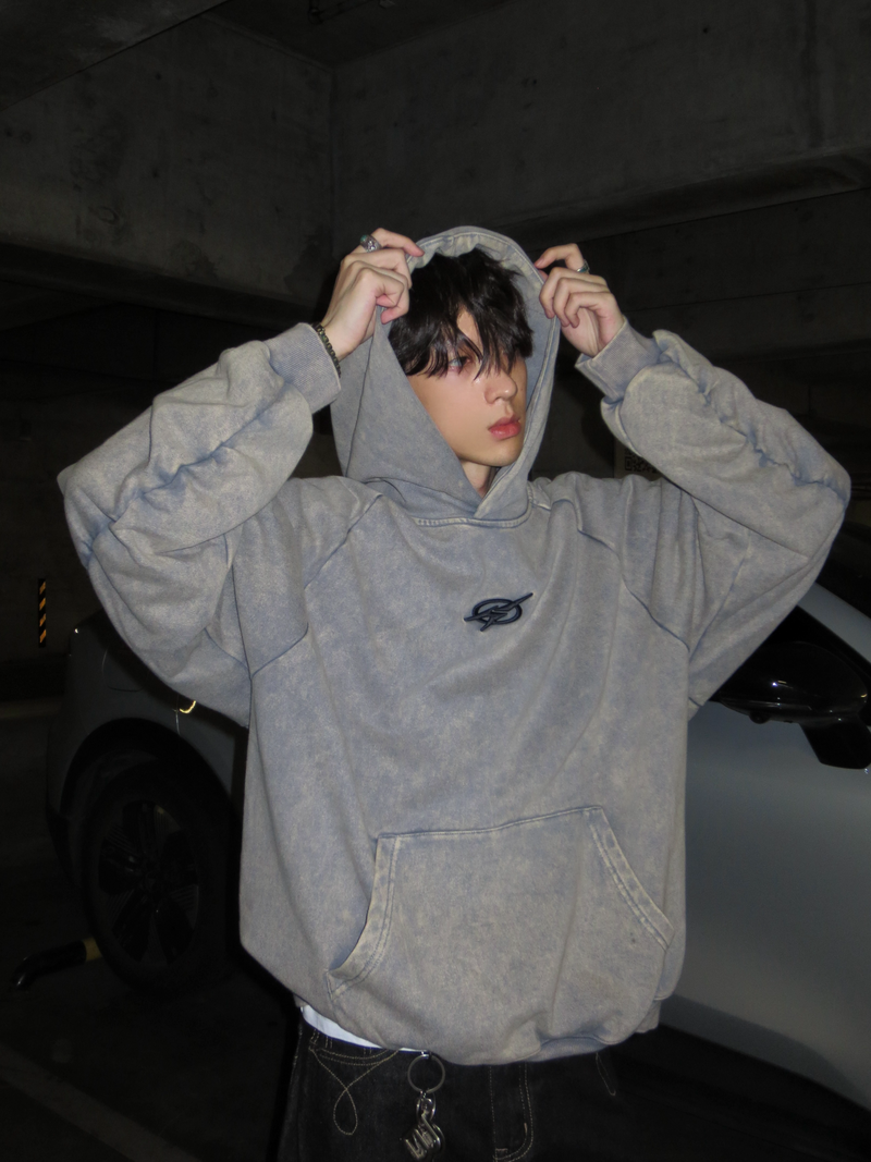 レトロ レタリングプリーツ刺繍パーカー