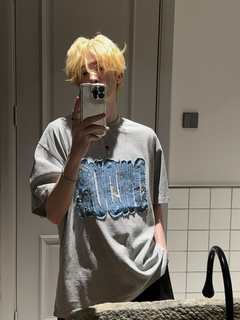 刺繍デニムパッチロゴ Tシャツ