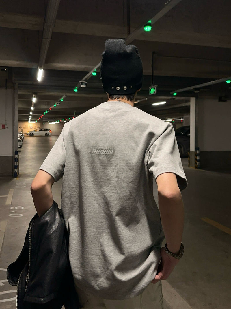 スワール レタリングプリントTシャツ