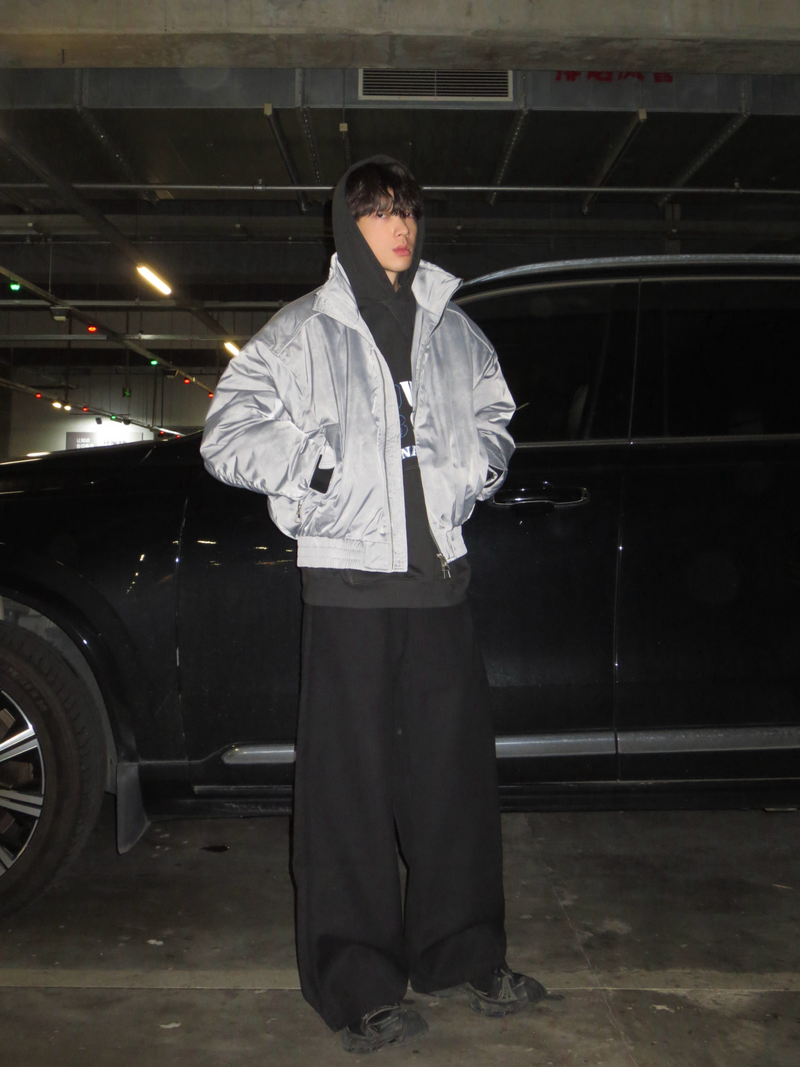 レトロ エンブレムバックプリント パーカー