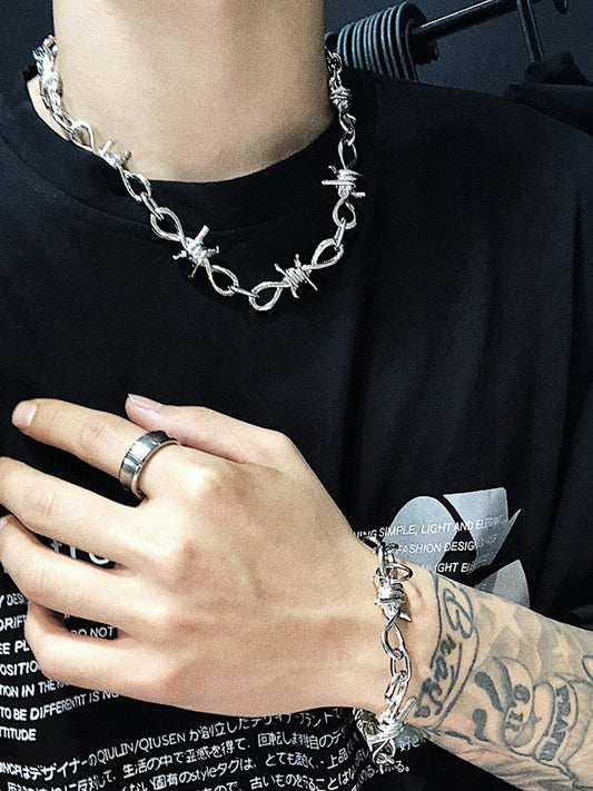 バーブドワイヤーネックレス