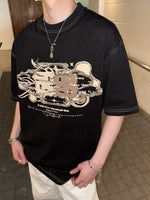 メタル グラフィック ステッチTシャツ